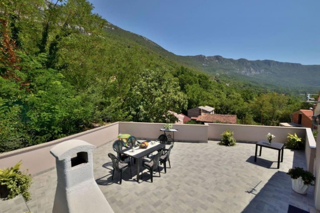 Family Carlo Apartment Krsan