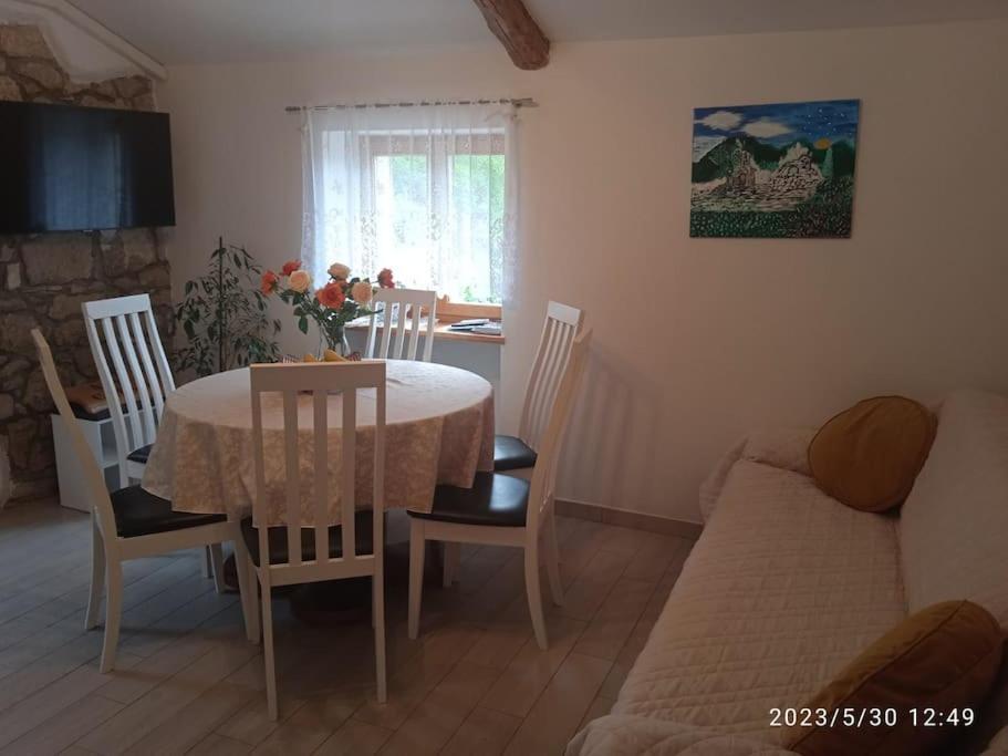 Family Carlo Apartment Krsan